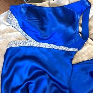 Sean collection beautiful one shoulder blue gown